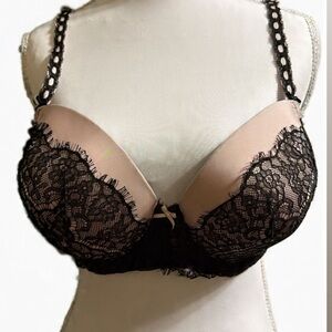 Victoria's Secret DREAM ANGELS Black and Nude Lace Bra 34DDD